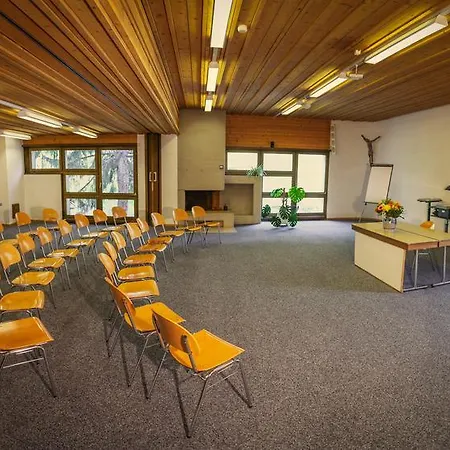& Bildungshaus St. Jodern מלון 2*