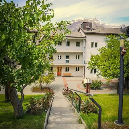 & Bildungshaus St. Jodern Otel 2*